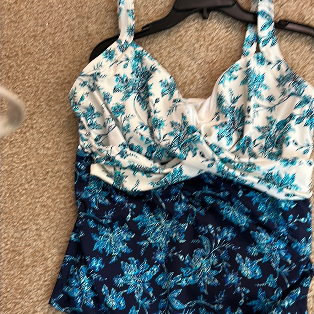 Lands end Floral Blue and White Swimsuit Top with underwire
